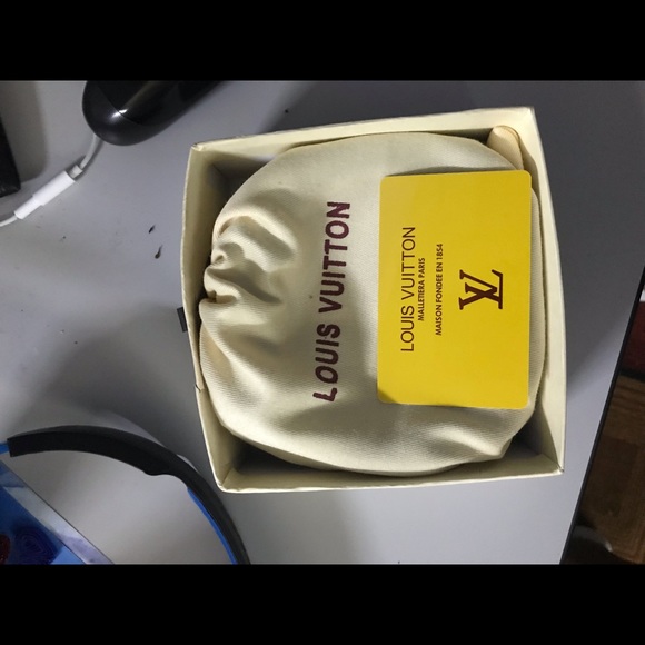 Black on Black Louie Vuitton Belt Never worn - Picture 3 of 3